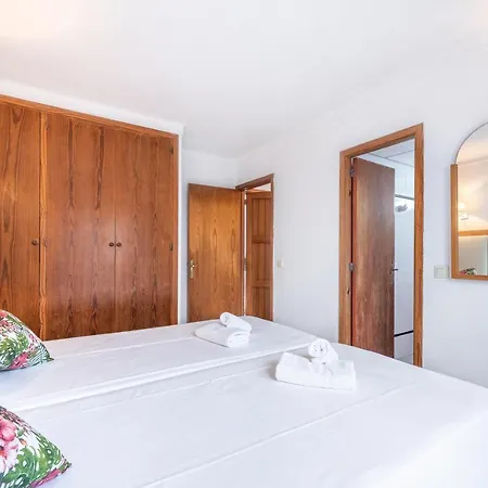 Felipe 2-4 Apartment